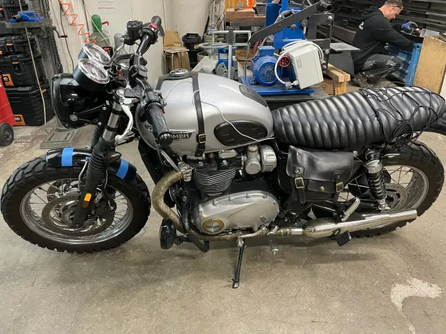 Drzaky a doplnky triumph motorka