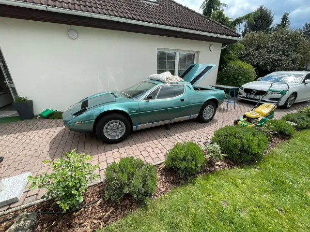 Hliníkové podběhy – Maserati Merak