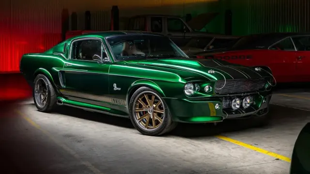 Mustang „Helleanor“ – sání pro 1 700 koní