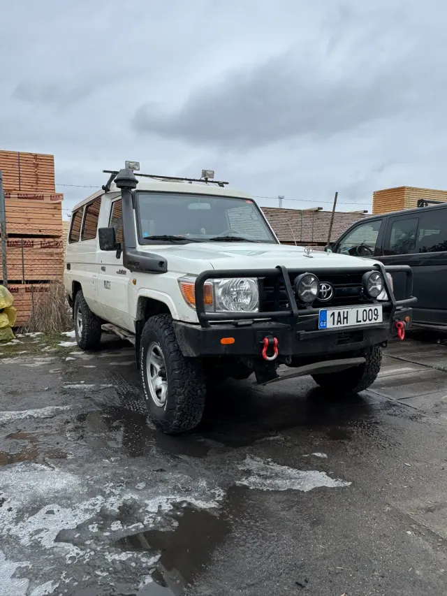 Nárazník na míru – Toyota Land Cruiser – foto 2