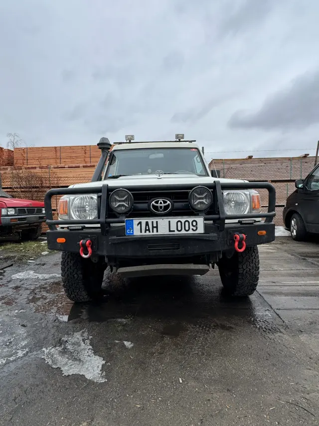 Nárazník na míru – Toyota Land Cruiser – foto 3