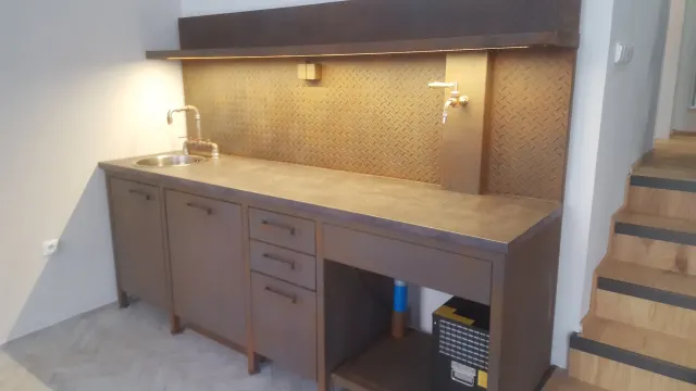 Pracovni stanice mancave
