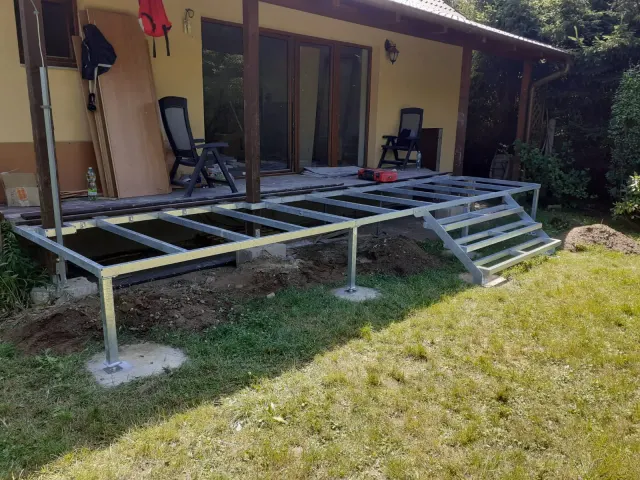 Zakazkova kovo terasa